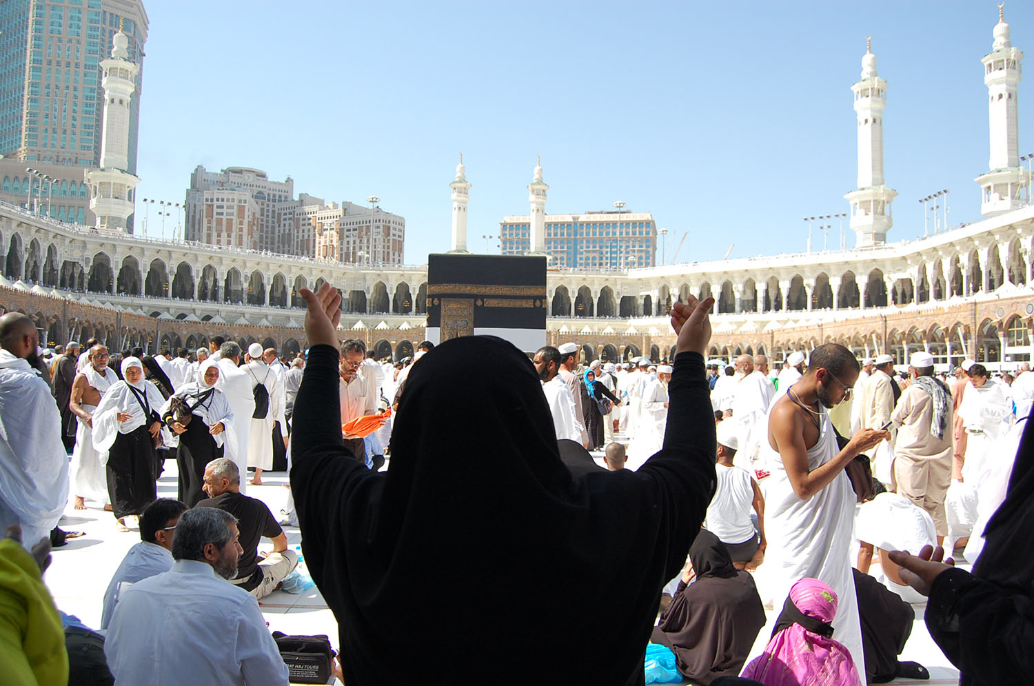 Shia women may proceed for Haj sans mahram